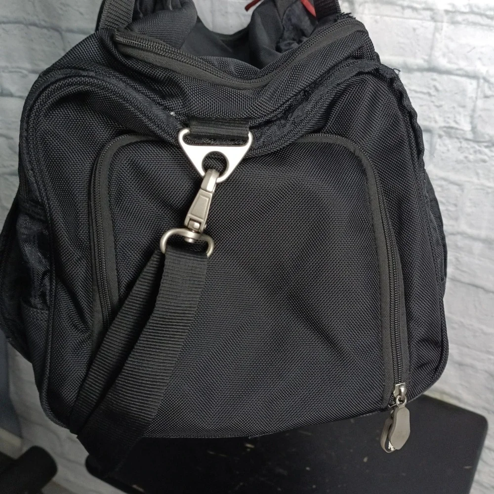 Titleist Duffle Bag Black Golf Travel Gym Carry On Bag 21x12x11  s10